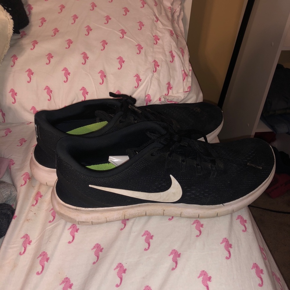 Nike tennis shoes